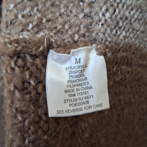 Romeo & Juliet Couture Short Sleeve Open Cardigan - Picture 3 of 4